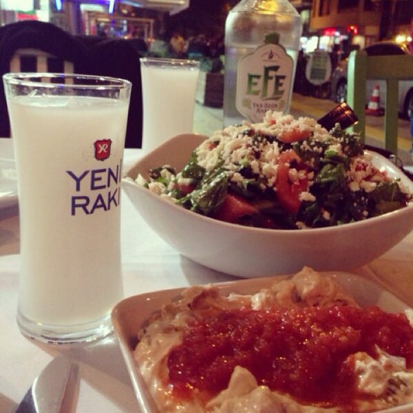 Foto diambil di Kalispera Restaurant oleh İrem A. pada 10/29/2013