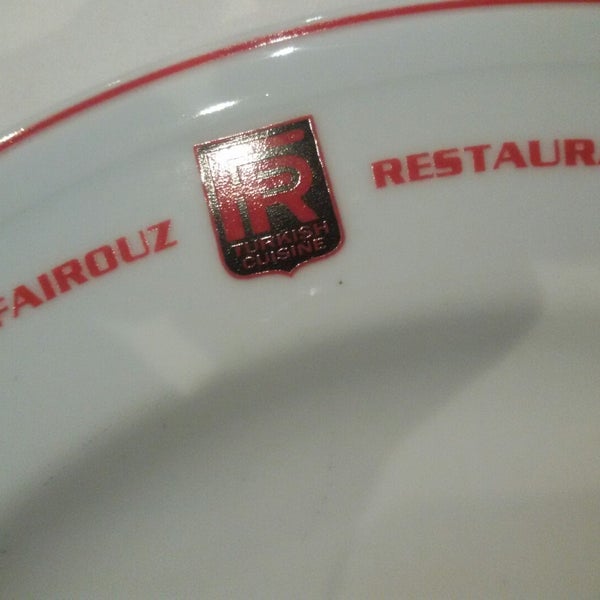 Foto tirada no(a) Al Fairouz Restaurant por I.RONIX . em 11/15/2014