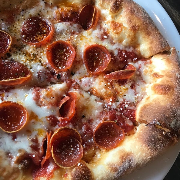 2/1/2020 tarihinde 🍴g m.ziyaretçi tarafından Pizza Rock'de çekilen fotoğraf
