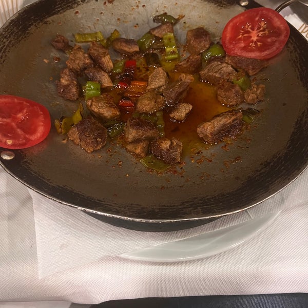 Foto scattata a Bağdadi Restoran da Tülay Ö. il 10/7/2023