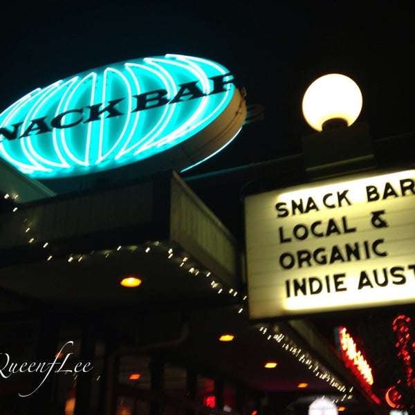 Das Foto wurde bei Snack Bar von FLee Q. am 3/12/2013 aufgenommen