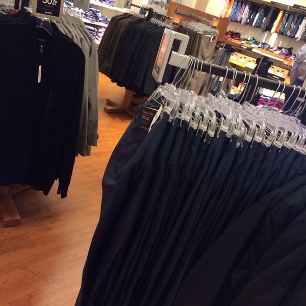 Banana Republic Factory Store 3 tips from 472 visitors