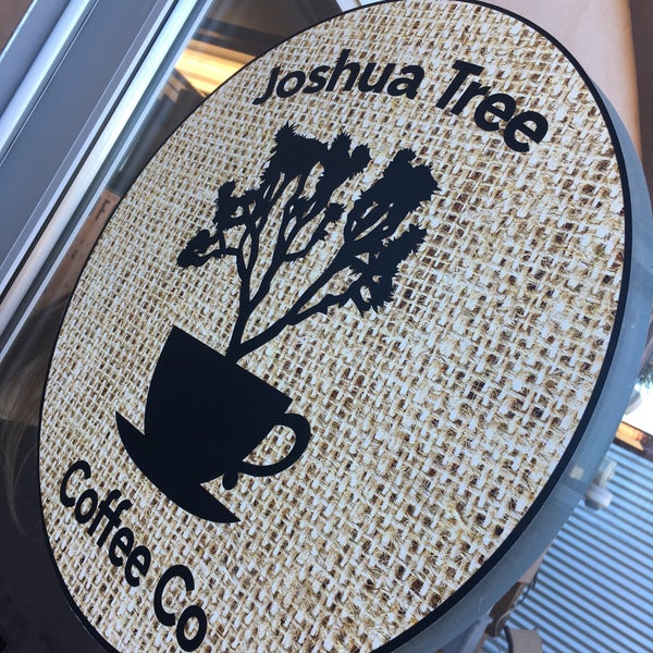 Foto tirada no(a) Joshua Tree Coffee Company por Christopher S. em 2/2/2020