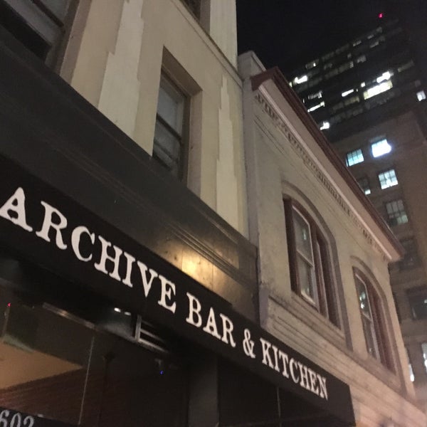 1/13/2017 tarihinde Christopher S.ziyaretçi tarafından Archive Bar and Kitchen'de çekilen fotoğraf