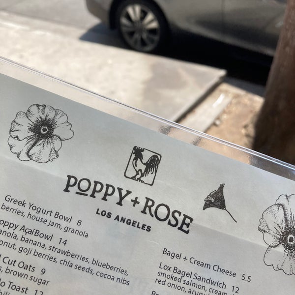 Foto diambil di Poppy + Rose oleh Christopher S. pada 8/15/2021