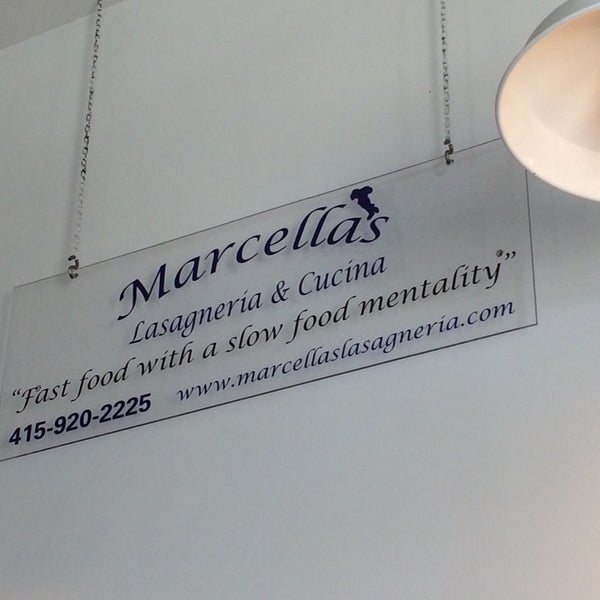 6/12/2015にChristopher S.がMarcella&#39;s Lasagneria &amp; Cucinaで撮った写真