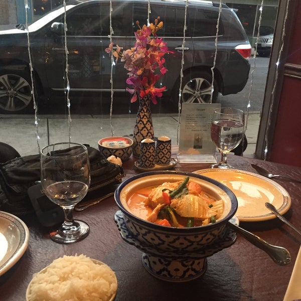 Foto scattata a Joy Thai Cuisine da Leo W. il 7/3/2015