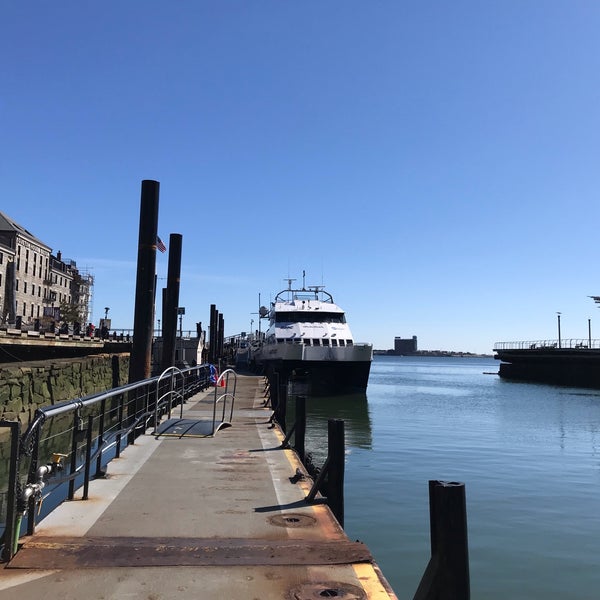 Снимок сделан в Boston Harbor Cruises пользователем Aafreen S. 3/24/2019