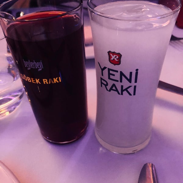 Das Foto wurde bei Zarifi Restaurant von Onur O. am 11/17/2018 aufgenommen
