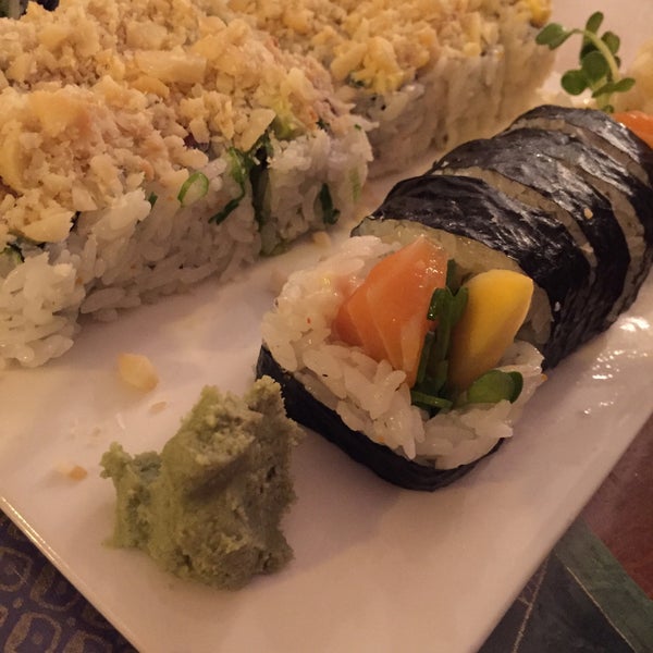 1/7/2016 tarihinde Jervis H.ziyaretçi tarafından Sushi Zone'de çekilen fotoğraf