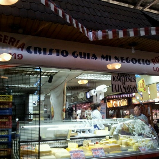 Photo taken at Mercado Municipal by Ally on 9/28/2012