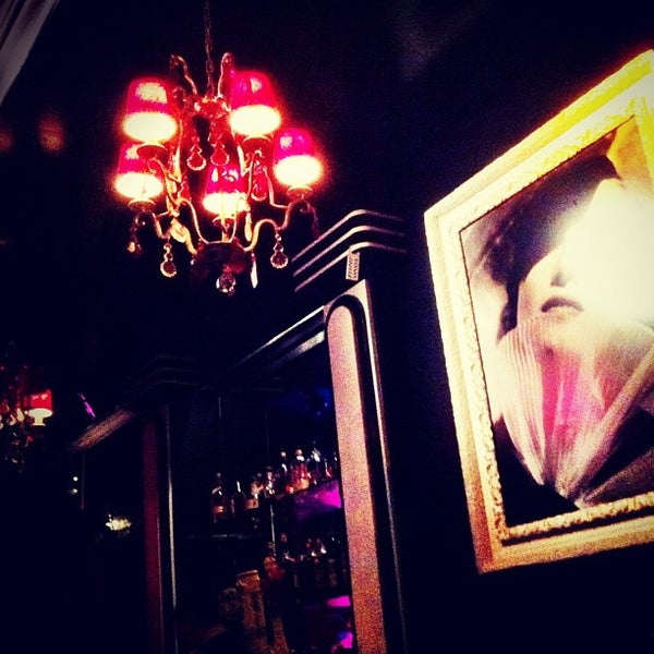 4/5/2013에 LeeOhNelle님이 Ella Lounge에서 찍은 사진