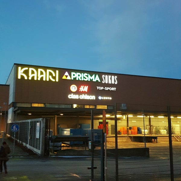 รูปภาพถ่ายที่ Kauppakeskus Kaari โดย Marko R. เมื่อ 11/30/2016