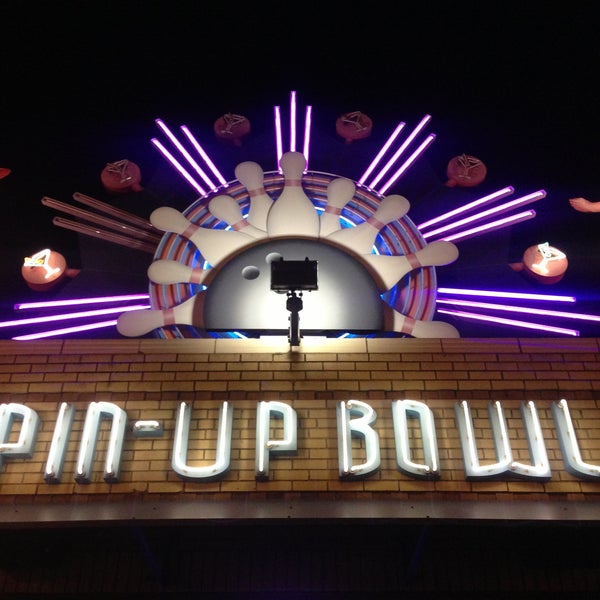 Photo taken at Pin-Up Bowl by Earl B. on 4/20/2013