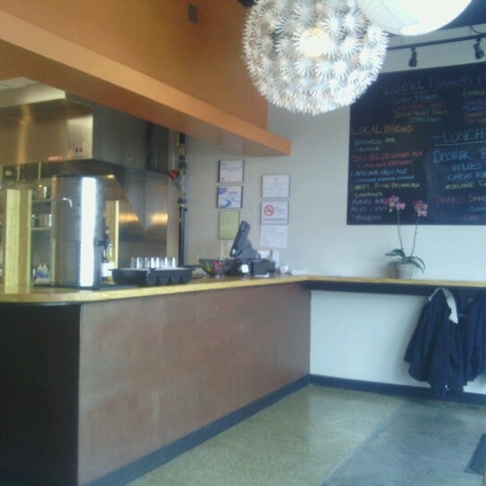 3/11/2013에 Lisa J.님이 Kimbap Cafe에서 찍은 사진