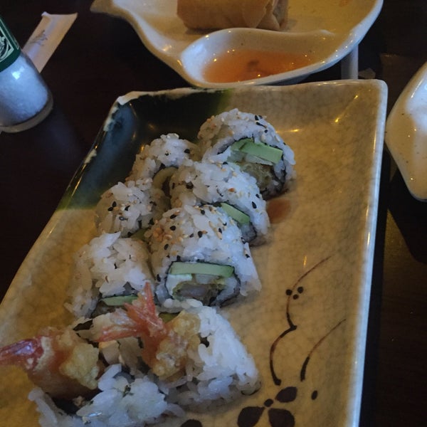 Photo prise au Koizi Endless Hibachi &amp; Sushi Eatery par Onur K. le1/30/2017