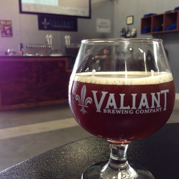 Снимок сделан в Valiant Brewing Company пользователем rth 0. 8/17/2013