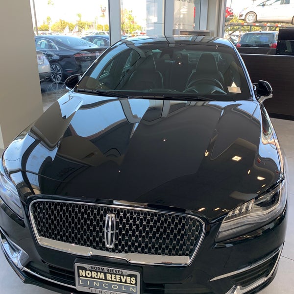 Norm Reeves Ford Superstore Car Dealership in Cerritos