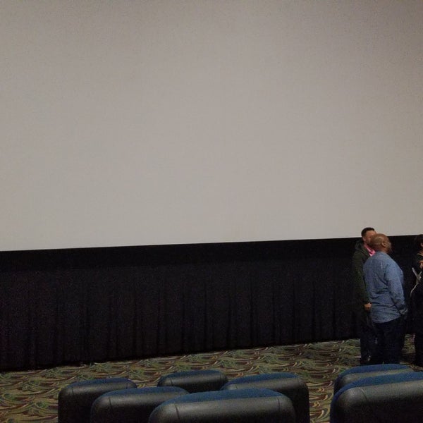 9/23/2018 tarihinde Stuart S.ziyaretçi tarafından Shaker Square Cinemas'de çekilen fotoğraf
