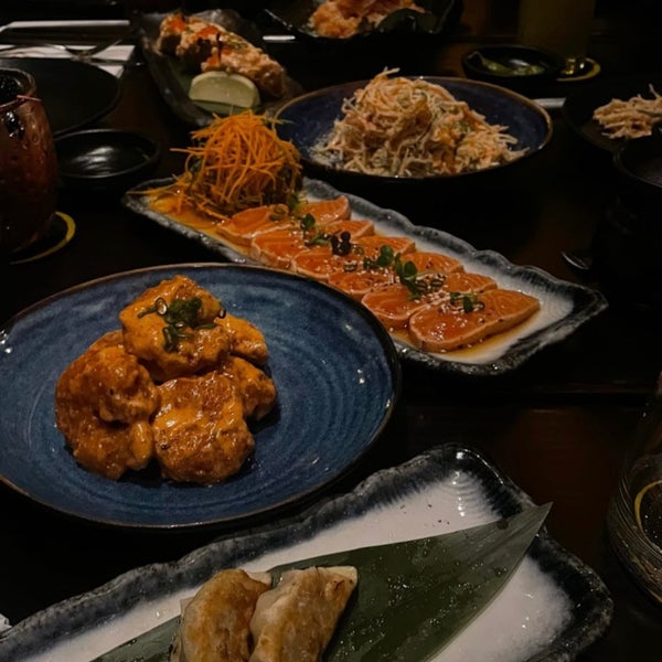 รูปภาพถ่ายที่ GOLD Sushi Club โดย N เมื่อ 11/10/2023