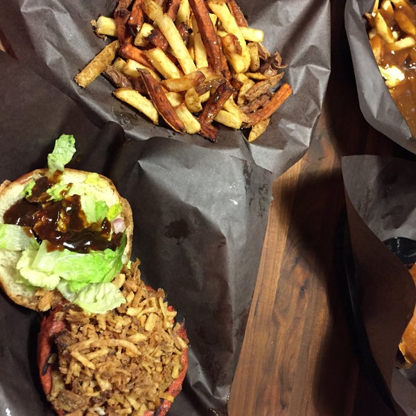 Awesome burgers! You can customize your burger-toppings once it is cooked. Also some of the best Poutine we‘ve had