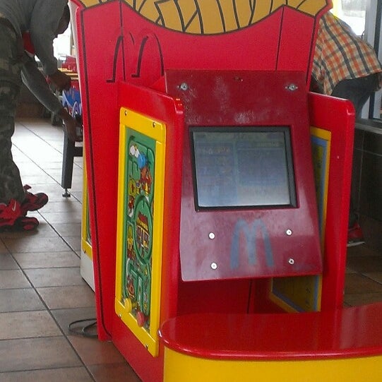 McDonald's Macedonia'da Fast Food Restoranı'da fotoğraflar