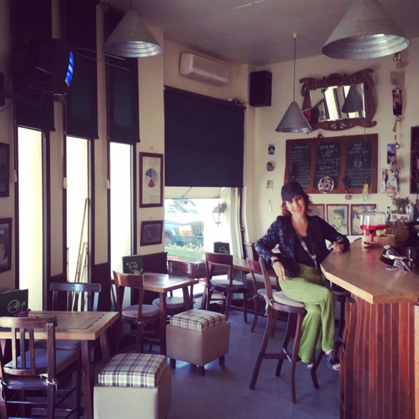 10/6/2017 tarihinde Yelda U.ziyaretçi tarafından Cafe Le Petit'de çekilen fotoğraf