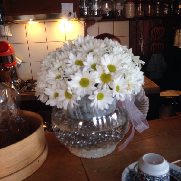 2/11/2016 tarihinde Yelda U.ziyaretçi tarafından Cafe Le Petit'de çekilen fotoğraf