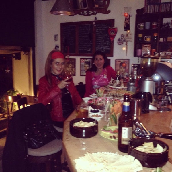 Foto tomada en Cafe Le Petit  por Yelda U. el 12/27/2014