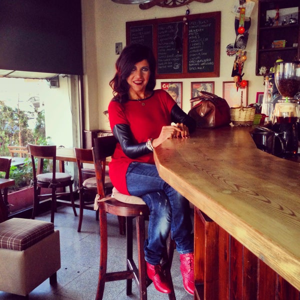 12/27/2014 tarihinde Yelda U.ziyaretçi tarafından Cafe Le Petit'de çekilen fotoğraf