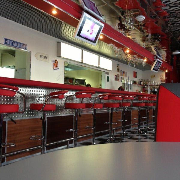 2/14/2013 tarihinde Alexandr I.ziyaretçi tarafından Diner &amp; Burger Bar'de çekilen fotoğraf