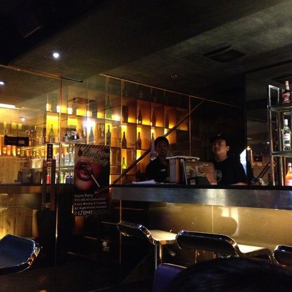 3/4/2013 tarihinde Tonette ❤.ziyaretçi tarafından Izumi Sake Bar'de çekilen fotoğraf