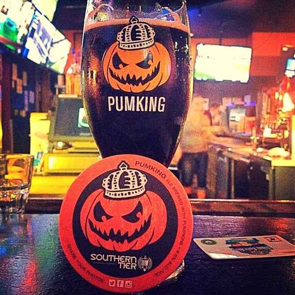 Winking Lizard Tavern - 25200 Miles Rd