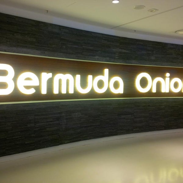Foto scattata a Bermuda Onion da Paris C. il 11/7/2013