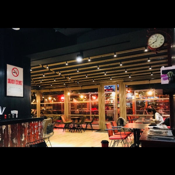Foto tomada en Jimmy&#39;s Coffee Corner  por Mehmet el 6/12/2019