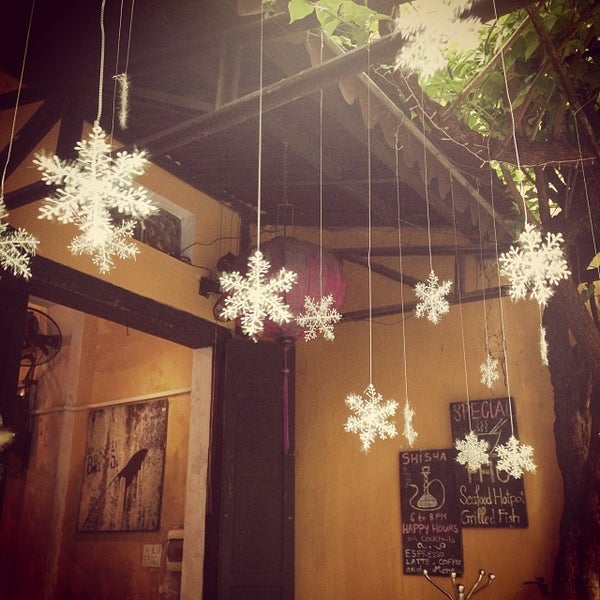 Foto tomada en Bazar Cafe Restaurant  por Paola M. el 12/17/2013