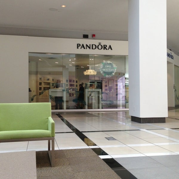 Pandora quakerbridge best sale mall