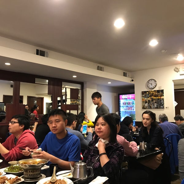 4/16/2017にRay H.がTaiwan Cafeで撮った写真