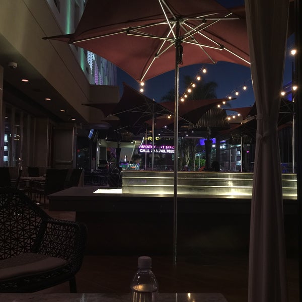 รูปภาพถ่ายที่ Luxe City Center Hotel โดย Sai B. เมื่อ 11/7/2015
