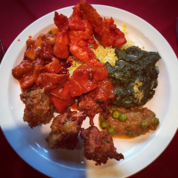Foto tirada no(a) Little India Restaurant por Joel L. em 11/30/2014
