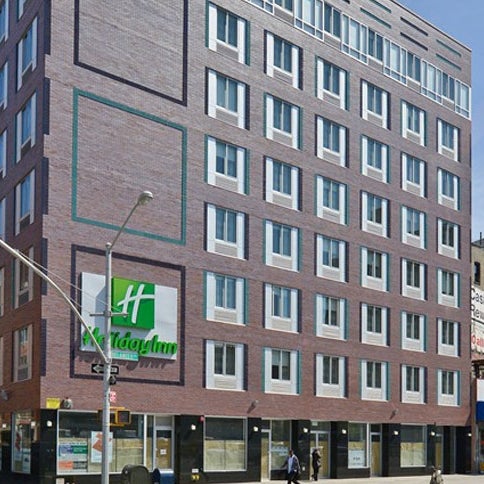 Foto diambil di Holiday Inn NYC - Lower East Side oleh Holiday Inn NYC - Lower East Side pada 2/26/2014