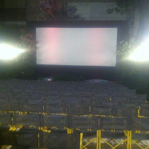 รูปภาพถ่ายที่ Cine Αθηναία โดย Kathrin S. เมื่อ 6/2/2014