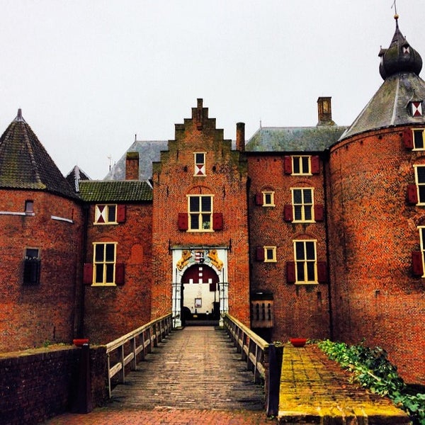 Photo taken at Kasteel Ammersoyen by Stephany D. on 2/22/2014