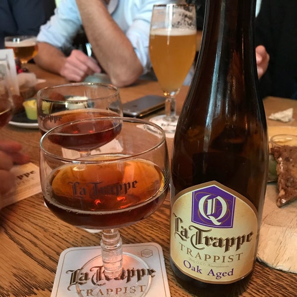 Foto scattata a Bierbrouwerij de Koningshoeven - La Trappe Trappist da Robin D. il 12/19/2018