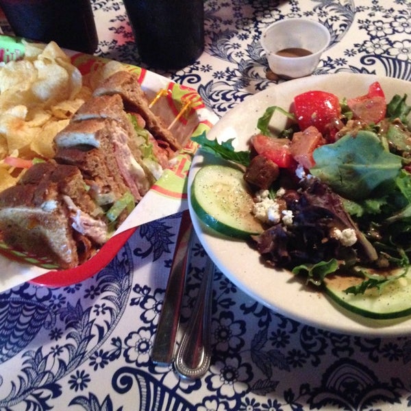 Foto tomada en Dilly Diner  por Greg el 7/17/2014