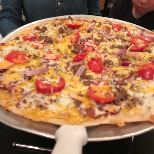 Снимок сделан в Byrne&#39;s Grilled Pizza пользователем Reggie 10/26/2016