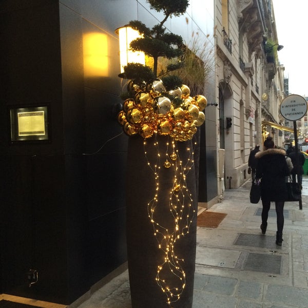 12/11/2014에 Julie G.님이 Hôtel Marignan Champs-Elysées Paris에서 찍은 사진