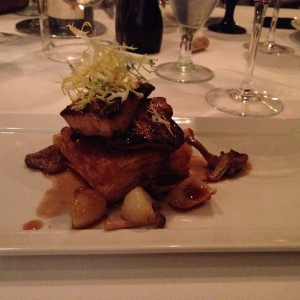 Foto tomada en Seagar&#39;s Prime Steaks &amp; Seafood  por Jessica N. el 2/9/2014