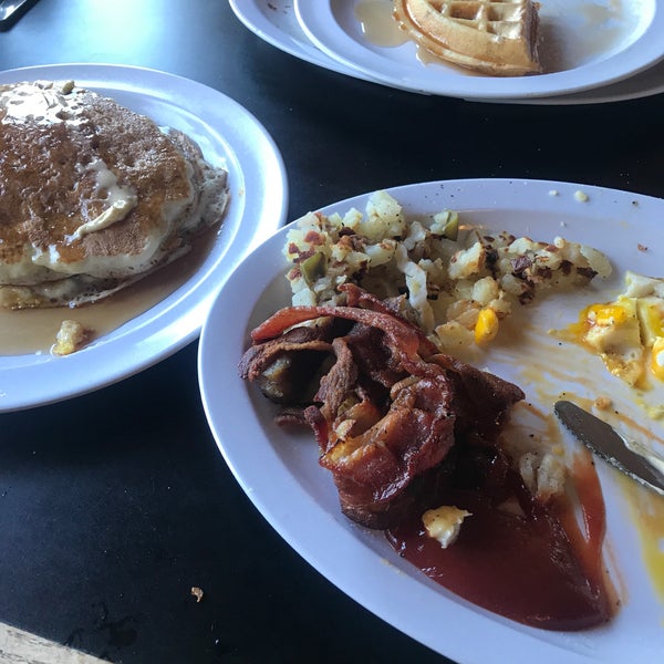 Sweet Cherries Diner in Sunland