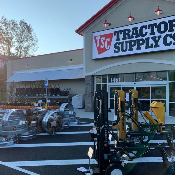 Tractor Supply Co. Hardware Store in Elizabethtown